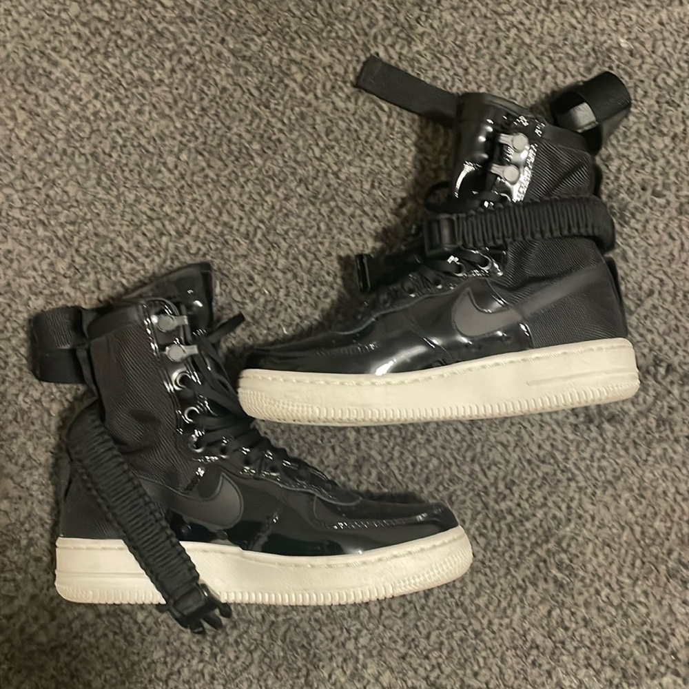 Nike SF AF1 SE PRM Women 7 Black-Reflect Silver